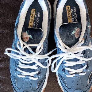 Skechers D'Lites Blue Bright Blossoms Sneakers